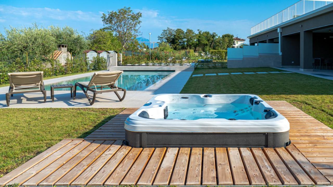 Ville Lazise Ada & Rico Luaran gambar
