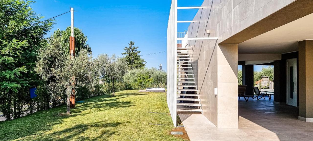 Ville Lazise Ada & Rico Luaran gambar